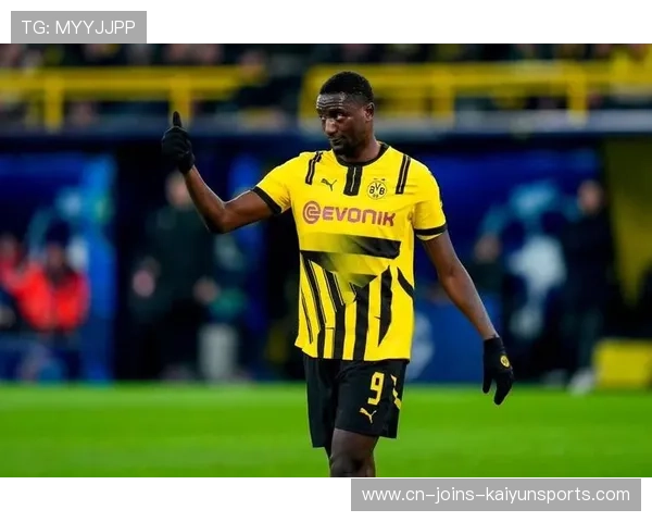 德甲多特传球纵深得当,前锋完成致命收尾