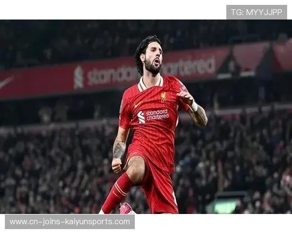 利物浦加强外围压制，阿诺德远射差点钻入死角