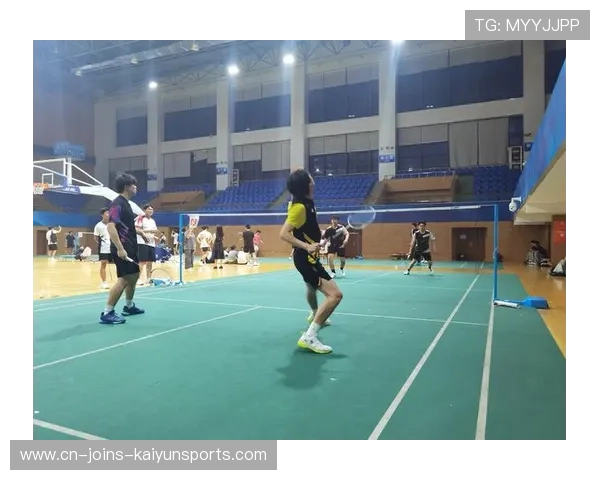 羽毛球速度与耐力对抗最后冲刺定胜负